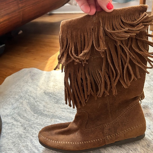 Minnetonka size 8 never worn - Picture 3 of 6